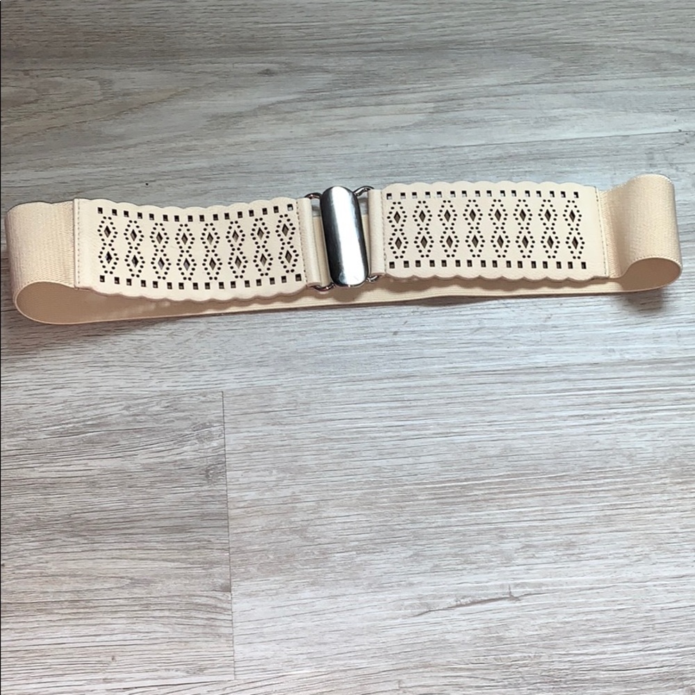 Tan/Cream/Nude Belt size M/L